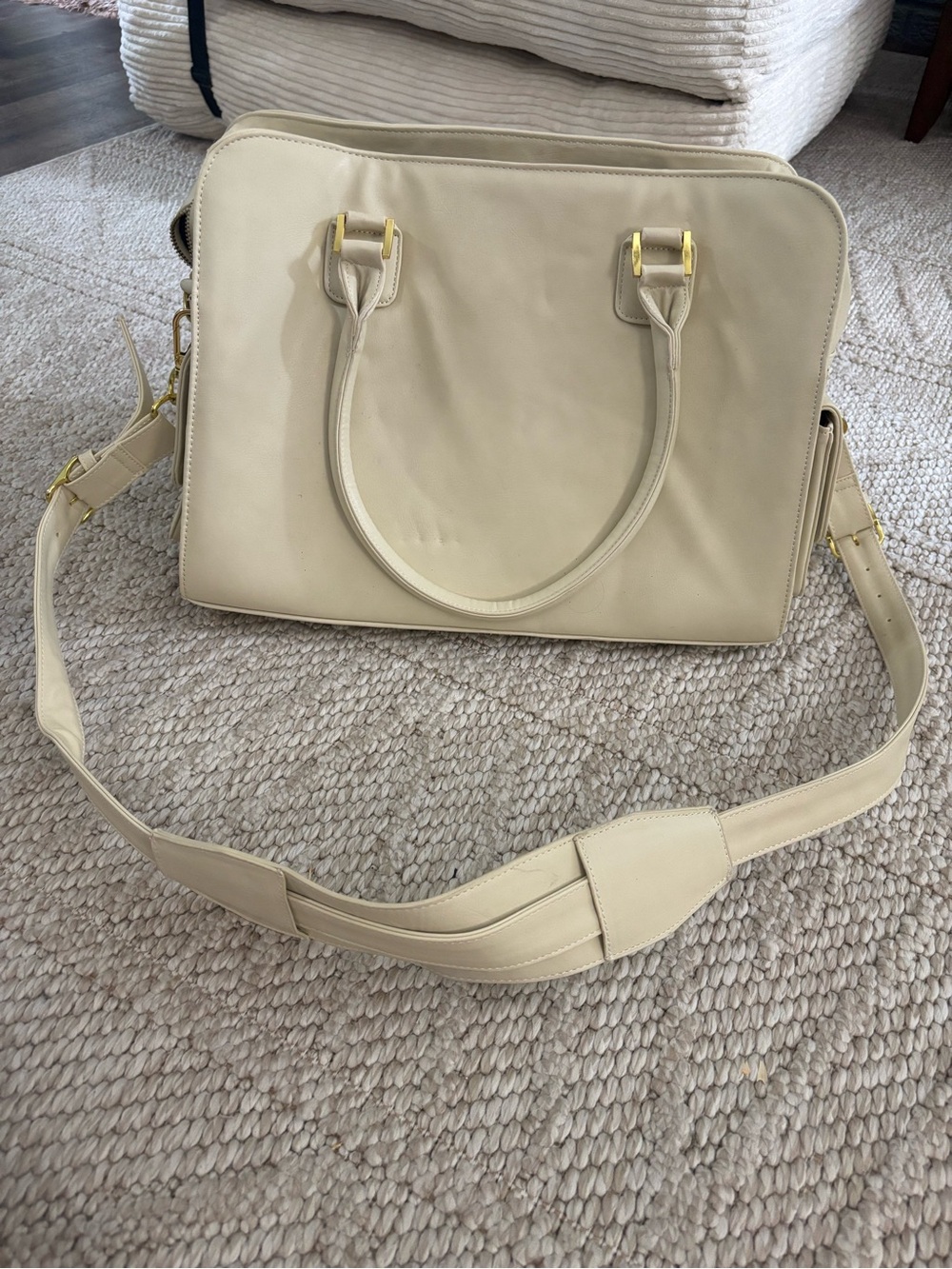 Cream Quilted Leather Tote Bag with Gold Hardware - Picture 3 of 5